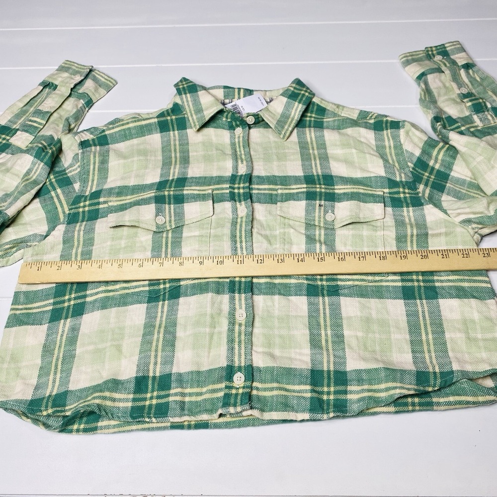 American Eagle Women Size M Button‎ Up Shirt Flannel Cropped Green Cream Plaid - Picture 9 of 16